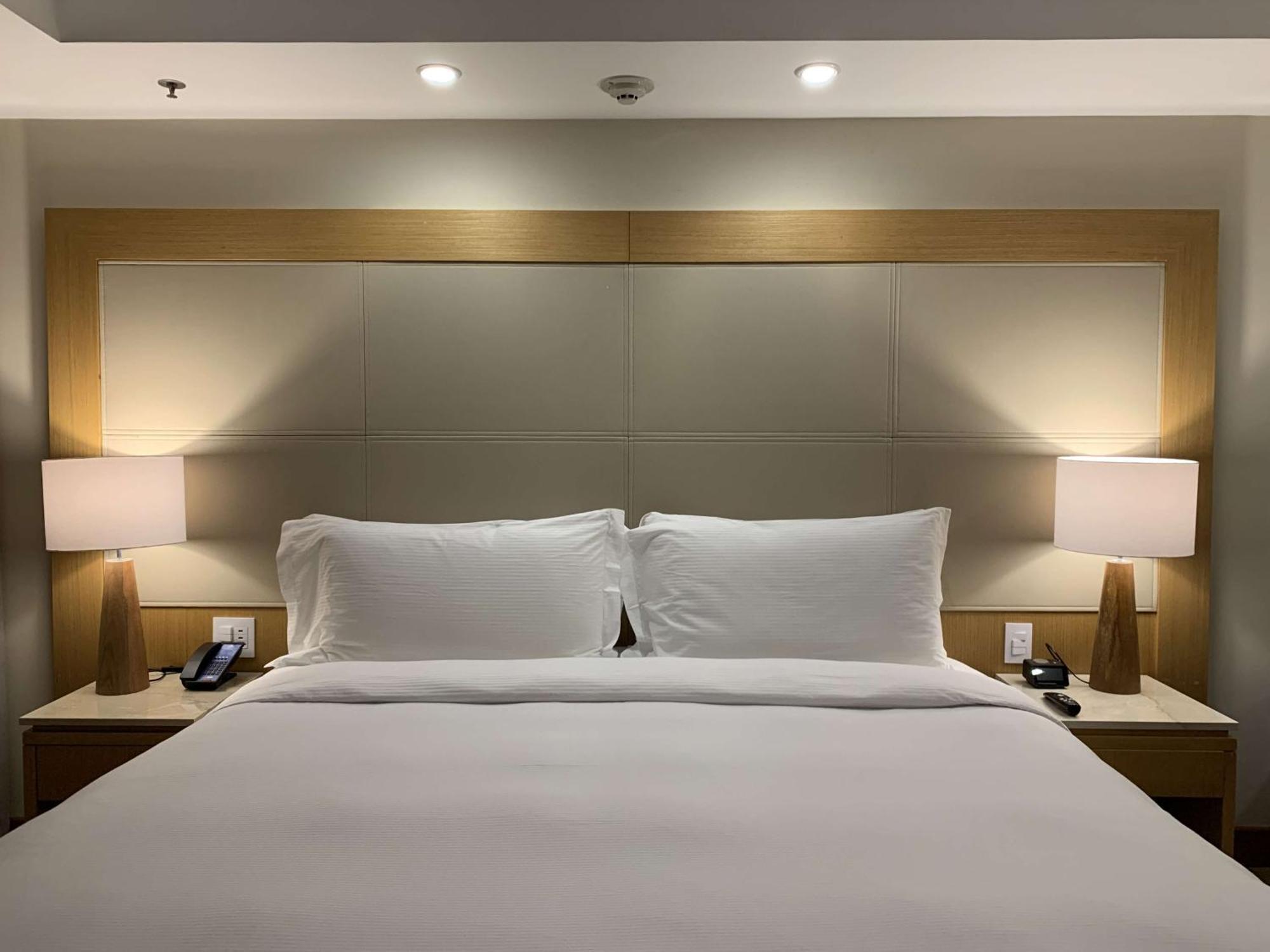 Hilton Copacabana Rio De Janeiro Eksteriør billede A bed in a hotel room