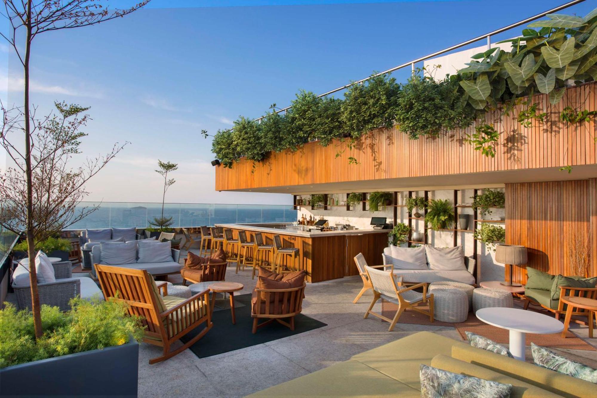 Hilton Copacabana Rio De Janeiro Eksteriør billede The rooftop bar at the hotel