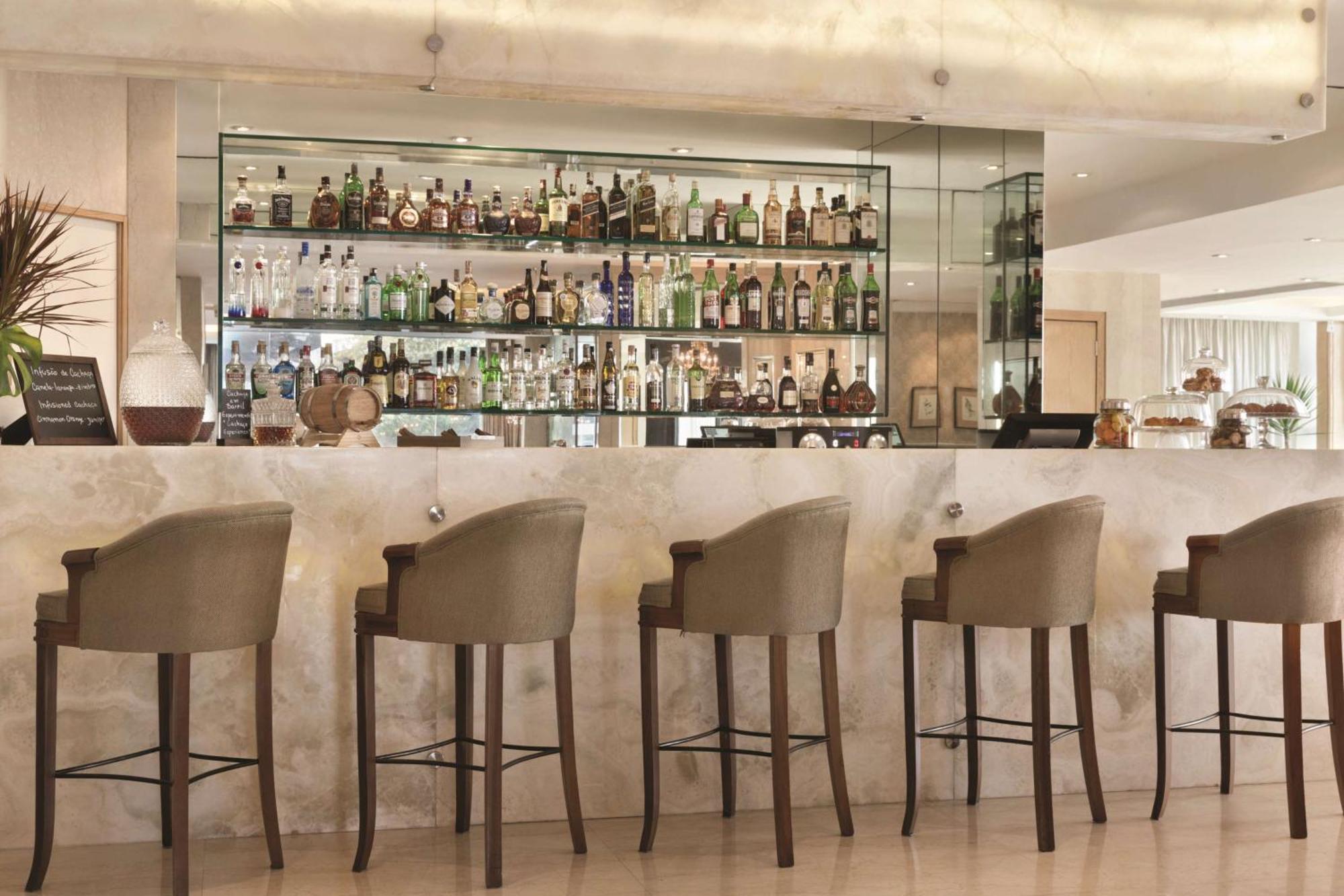 Hilton Copacabana Rio De Janeiro Eksteriør billede The bar at the Concourse